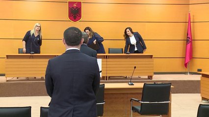 PRENÇI DHE ISLAMAJ KALOJNE VETINGUN, TE PREMTEN RADHA E KREUT TE KUSHTETUESES, BASHKIM DEDJA LAJM