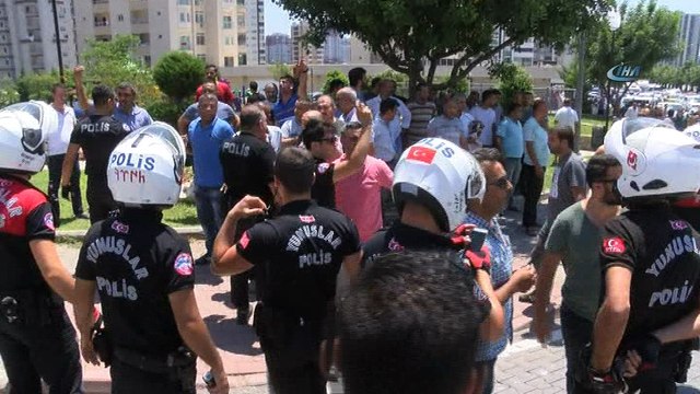 Adana'da toplu taşımacıların taşlı, sopalı ve silahlı kavga anı kamerada