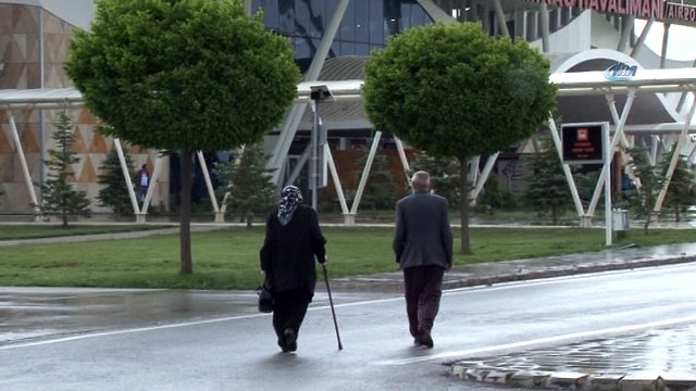 Oy kullanmak için geldi sandık bulamadı