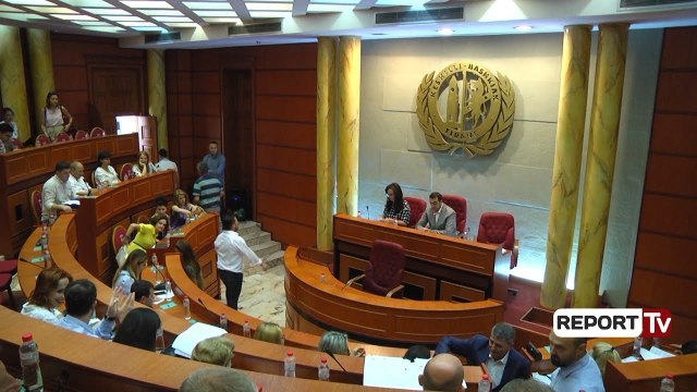 Report Tv - Vendimi i Këshillit Bashiak: Rriten pagat për edukatoret e çerdheve dhe të kopshteve