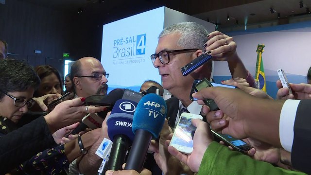 Brasil arrecada 3,15 bilhões em leilão de blocos petróleo