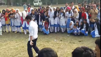 Laila Main Laila - Dance for girls