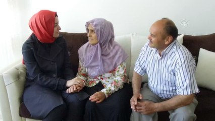 Bakan Kaya, şehit ailesini ziyaret etti - İSTANBUL