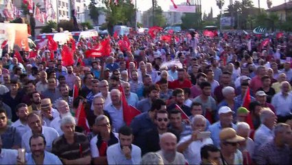 Temel Karamollaoğlu, Adana’da az sayıda vatandaşa seslendi