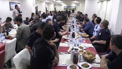 Bakan Arslan polislerle iftar yaptı - KARS