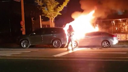 주차된 차량 들이받아 불..."졸음운전 추정" / YTN