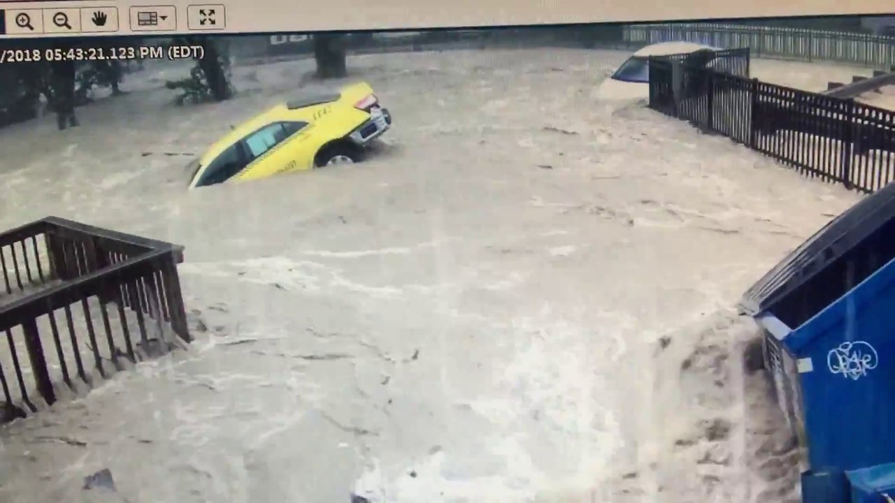 Une simple rivière se transforme en monstrueux flot de boue - Ellicott City, Maryland