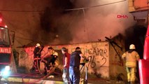 İstanbul Ayazağa'da Metruk Binada Yangın