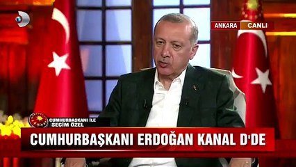 Prompter olmayınca Erdoğan canlı yayında fısıltıyla sufle aldı