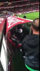 شاهد مشجعين جزائريين يبهدلو في ماجر بعد خسارة المنتخب الجزائري في مبارة البرتغال