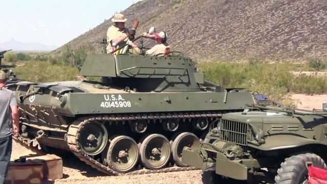 Forgotten Weapons - M18 Hellcat tank destroyer firing
