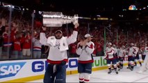 Stanley Cup : une spectatrice montre ses seins aux champions