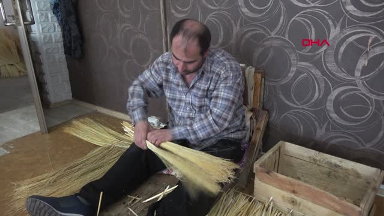 Sivas'ın Tek Ot Süpürgecisi, Teknolojiye Meydan Okuyor Hd