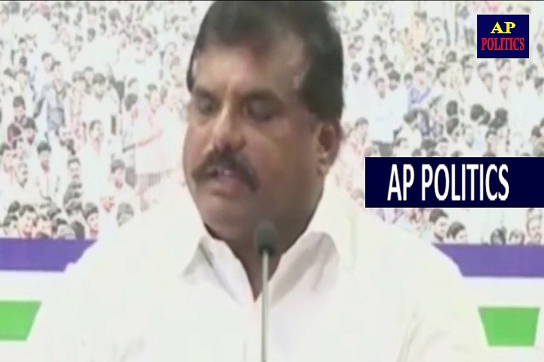 ఇంత క్రేజ్ ఉన్న నాయకుడిని చూడలేదు YS Jagan's Padayatra Bochaa SPeech Vijayawada _ Cinema-AP Politics