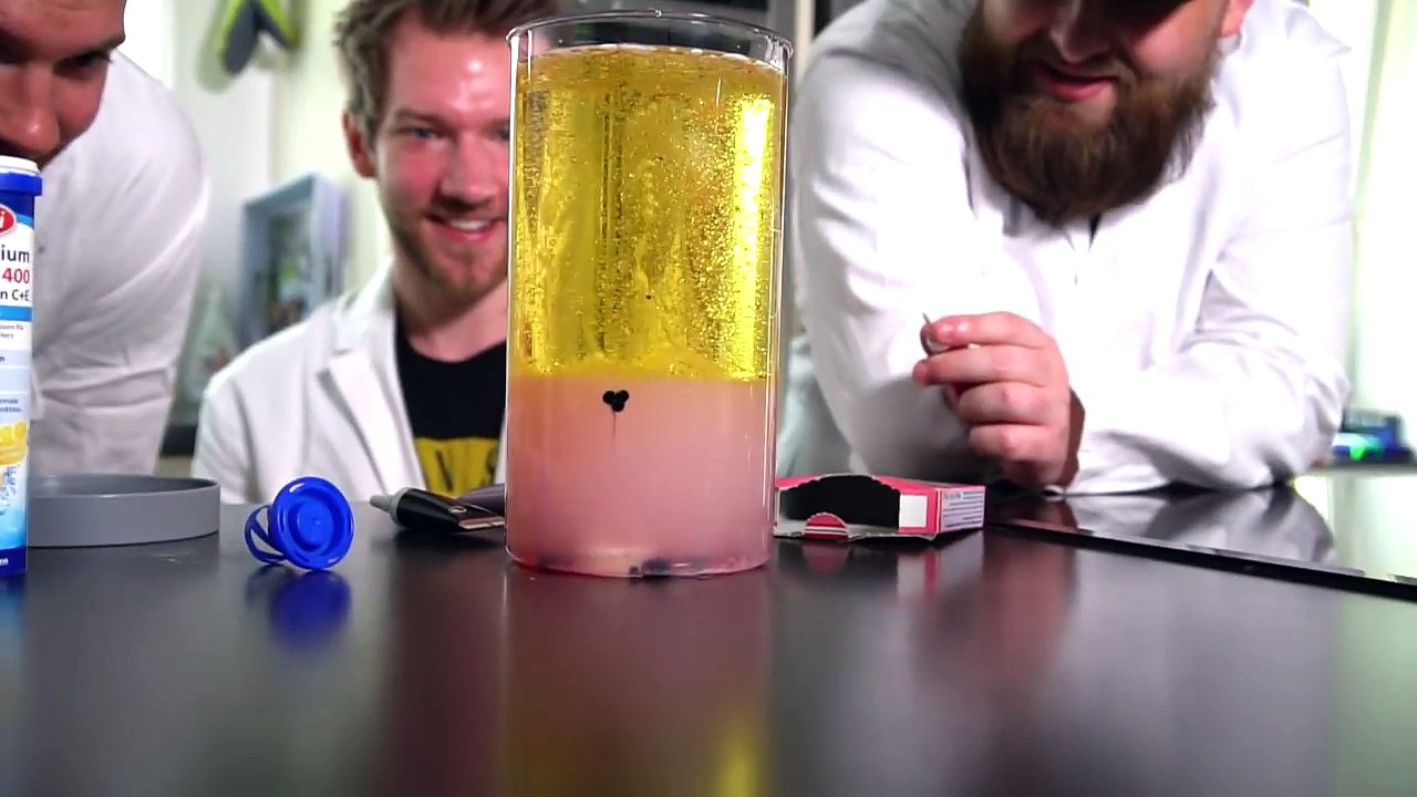 EXPERIMENT: Wir mischen CHEMIKALIEN !
