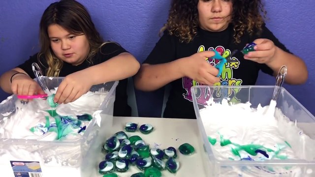 TIDE POD SLIME CHALLENGE - MAKING FLUFFY SLIME WITH TIDE PODS