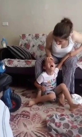 6 Yasindaki Cocuga Oz Anne Siddeti Dailymotion Video