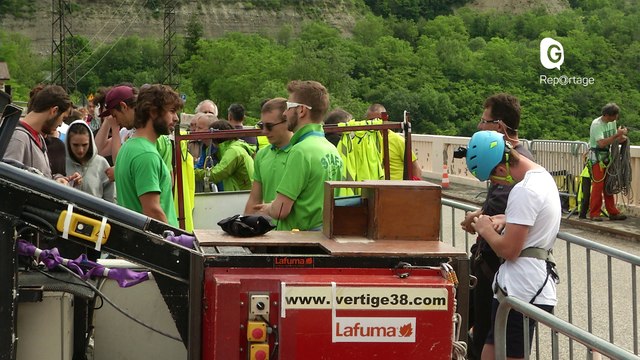 Reportage - 30 ans de saut à l'élastique à Ponsonnas