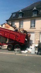 Un propriétaire renvoie des déchets chez ses anciens locataires