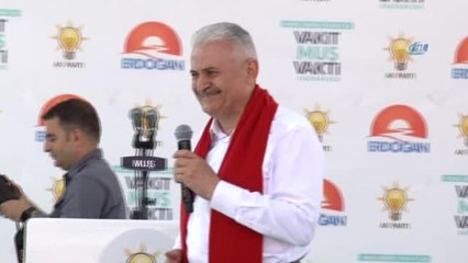 Başbakan Yıldırım: Başbakan Binali Yıldırım: "Sokaklarda Çöp Dağları, Çukur, Çamur, Susuzluk ve Her...