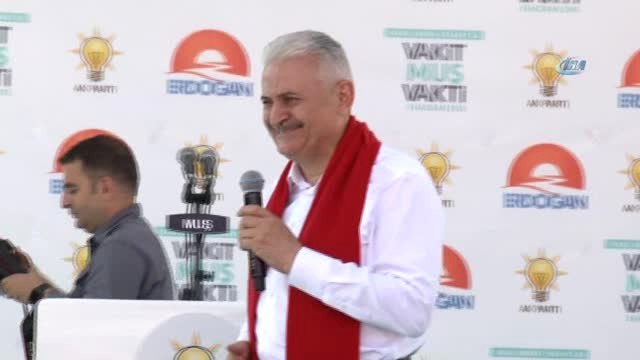 Başbakan Yıldırım: Başbakan Binali Yıldırım: Sokaklarda Çöp Dağları, Çukur, Çamur, Susuzluk ve Her...