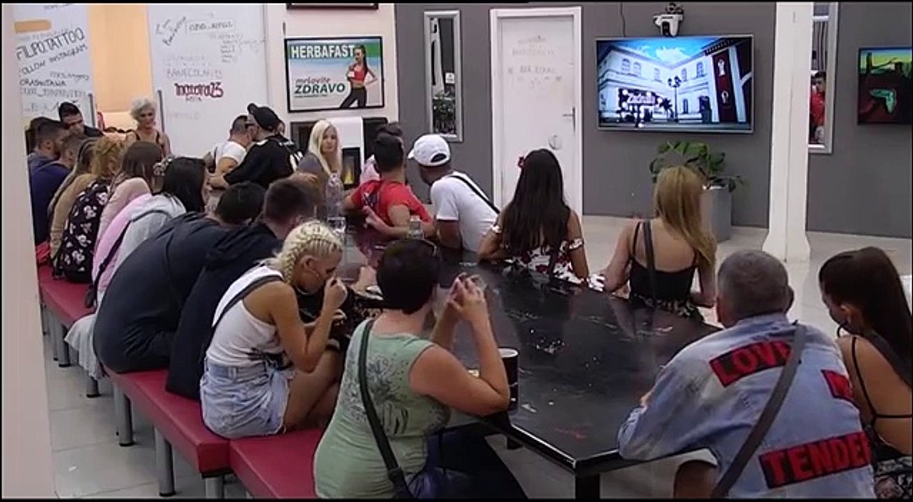 Zadruga - Pušten snimak kada Sloba ljubi Kiju iza Škode - 08.06.2018.