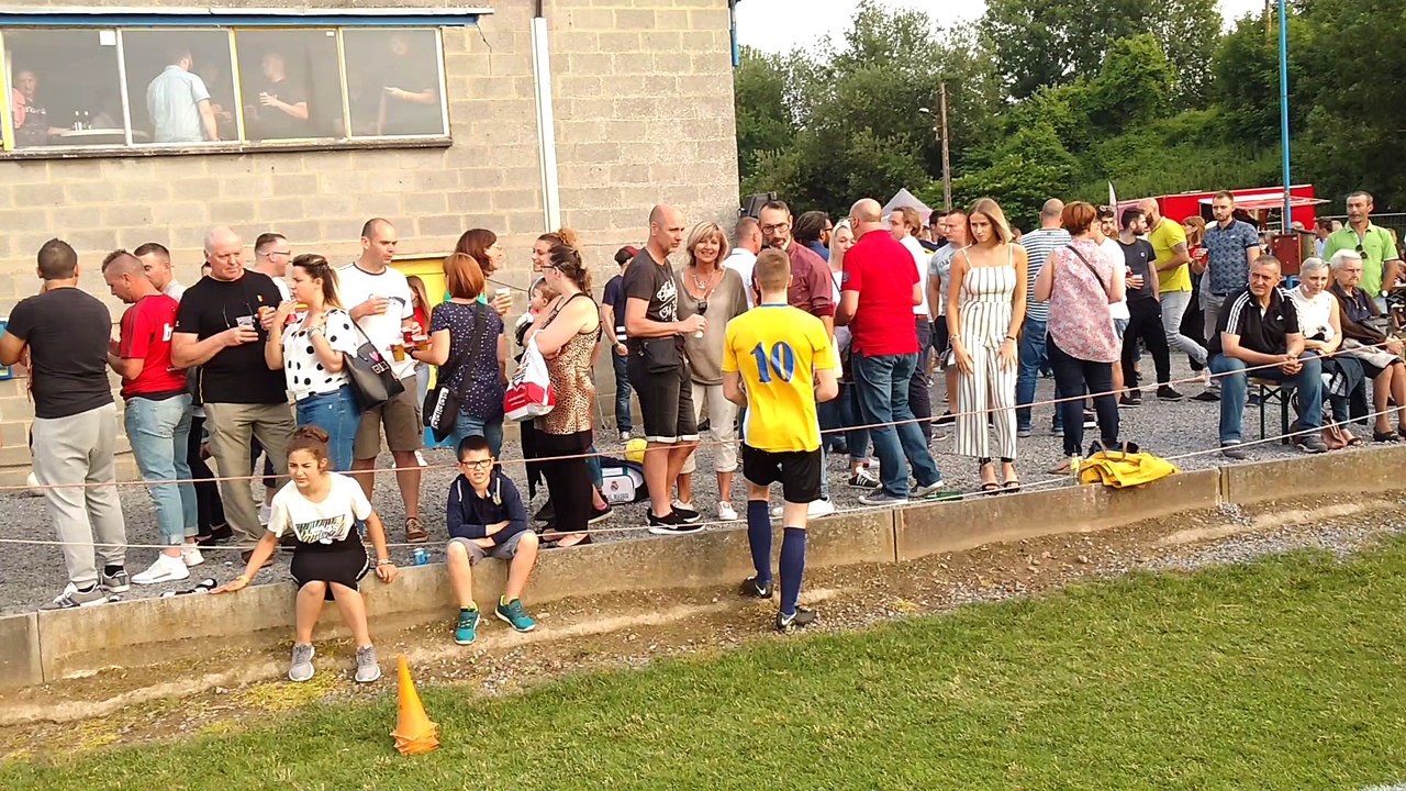 Ambiance à la Fête du Foot à Mesvin