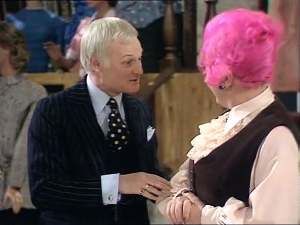 Are You Being Served S08E06  Closed Circuit