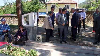 Karneleriyle Aybüke öğretmenin mezarına koştular - ÇORUM