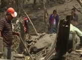 Guatemala: familiares de los desaparecidos por la erupción del volcán de Fuego siguen en su búsquedas a pesar que las autoridades la suspendieran