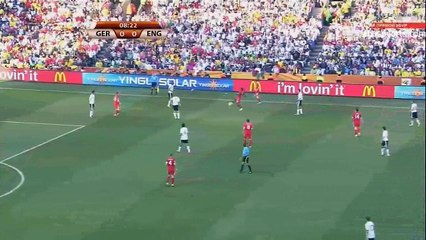 Скачать видео: الشوط الاول مباراة المانيا و انجلترا 4-1 ثمن نهائي كاس العالم 2010