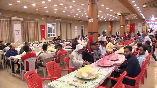 Türk Kızılayı Musul'da iftar verdi