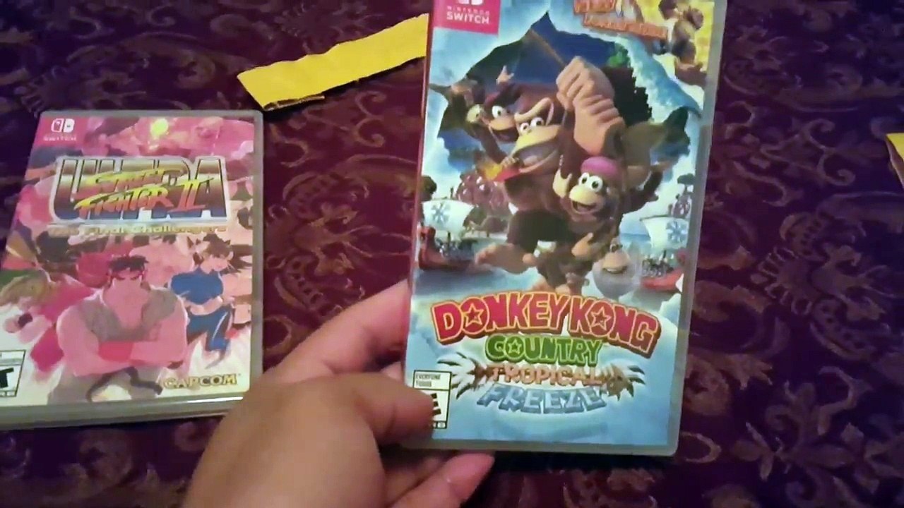 Donkey kong Country:Tropical Freeze + Ultra Street Fighter 2:The Final Challengers Unboxing