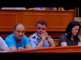 Ora News - Tirana gati për të mirëpritur garën e “Triathlon”-it nesër në Farkë