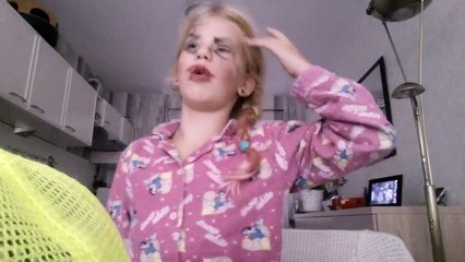 NOT MY ARMS CHALLENGE MET OMA! #VLOG47 // Nikki Vlogs