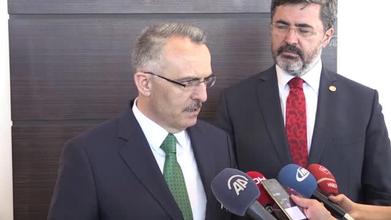 Maliye Bakanı Ağbal: "Asgari Ücretli Gelir Vergisi Oranı %25 Değil, %15"