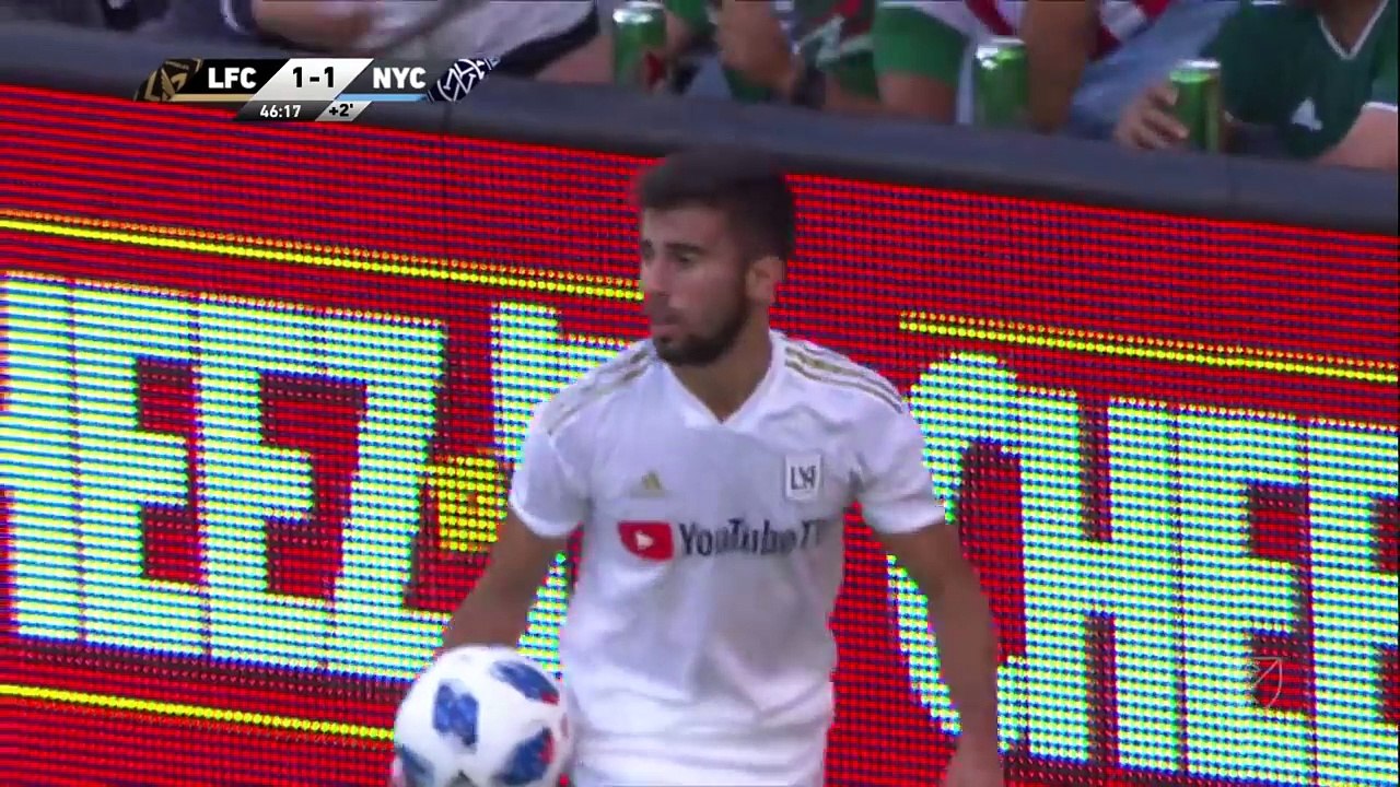 LAFC's Carlos Vela goes head to head with NYCFC's David Villa | Extended Highlights