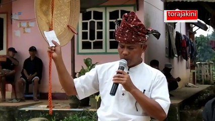 Ma'ganti pada Upacara Rambu Solo di Banjo Sa'dan