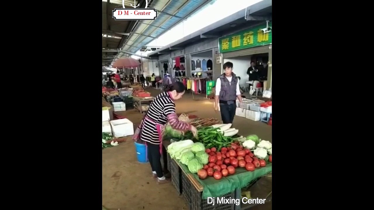 Troll ngu đường phố p11 || troll vợ người ta (Chinese) || Latest Style prank