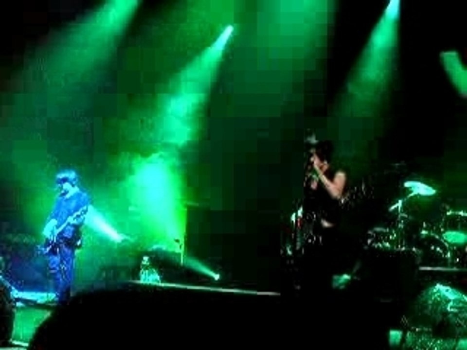 Indochine Les toits du monde (2) 7/12/07 Brest