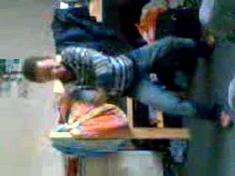 Mon frere ki danse la tecktonik