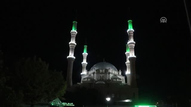 Doğu'da Kadir Gecesi İdrak Edildi
