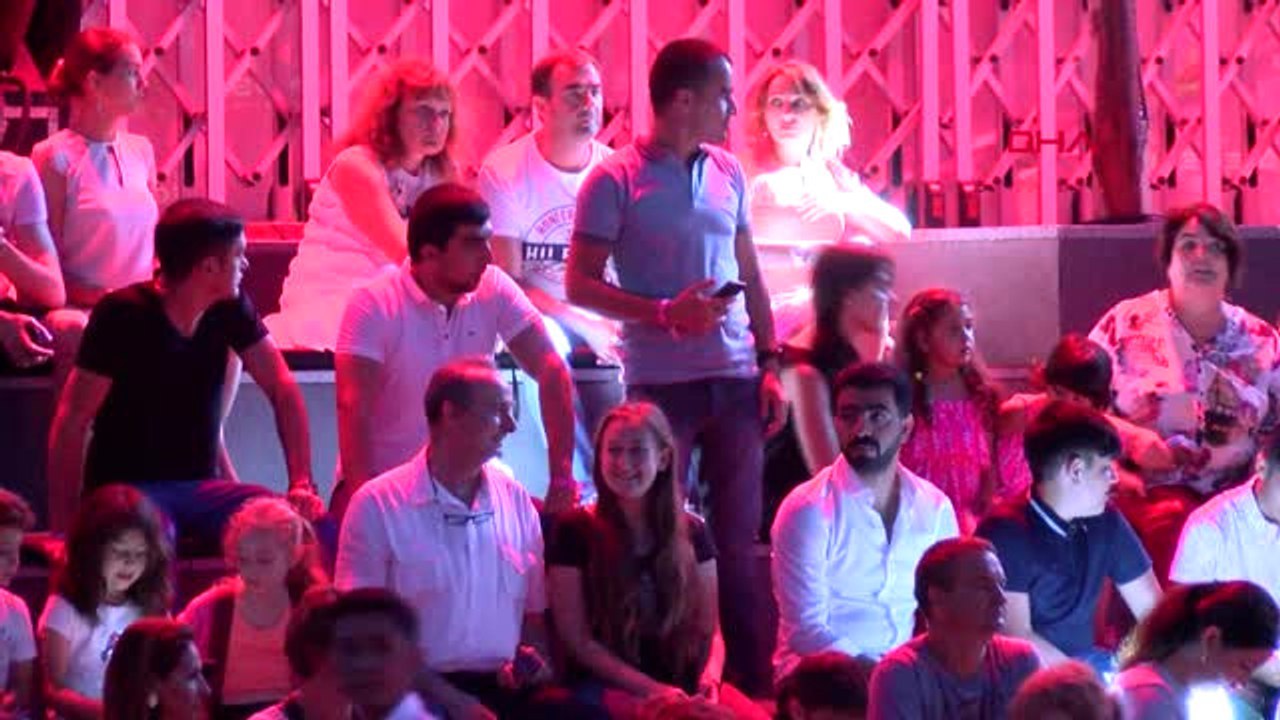 Antalya - Paris Hilton Dosso Dossi Podyumunda