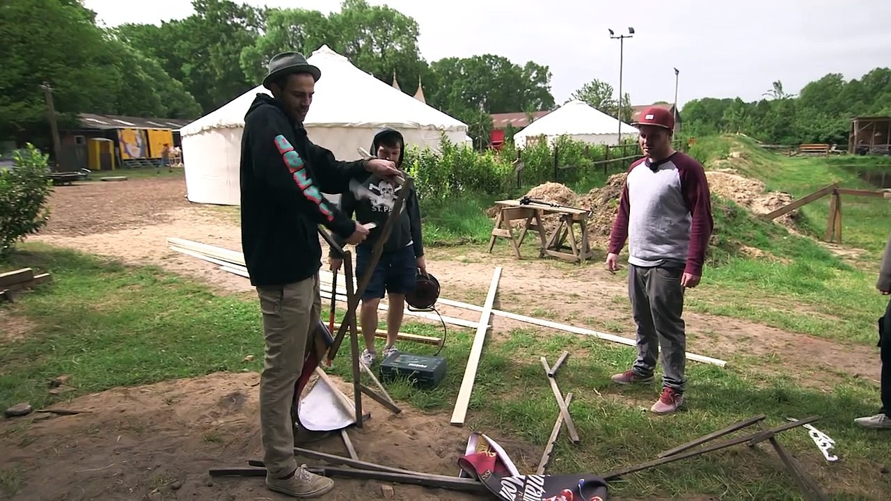 Fynn, Brian & der Liebestuhl / Liegestuhl selber bauen | Kliemannsland