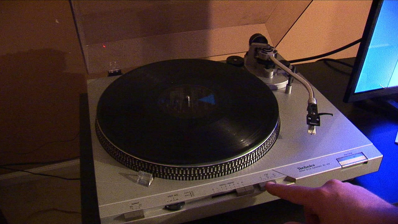 Playing a vinyl record 100x in a row, does it ruin it?