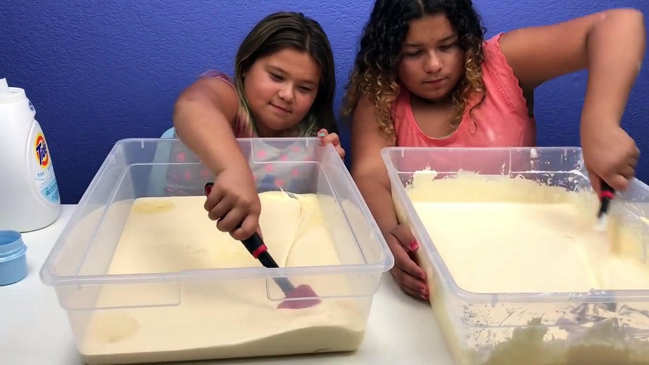 WOOD SLIME 1 GALLON OF ELMER'S WOOD GLUE VS 1 GALLON OF ELMER'S WOOD GLUE - MAKING GIANT SLIMES