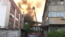 Davutpaşa'da Yangın... Çok Sayıda İtfaiye Ekibi Yangını Kontrol Altına Almaya Çalışıyor