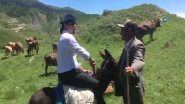 Nusret'in Erzurum'da Açılış Öncesi Eşeğe Binme Görüntüleri Sosyal Medyada Yoğun İlgi Gördü