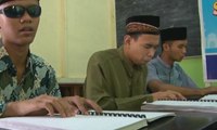 Siswa Tuna Netra Giat Membaca Alquran Braile