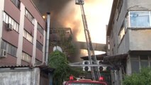 Davutpaşa'da Bulunan Bir İplik Fabrikasında Yangın Çıktı.